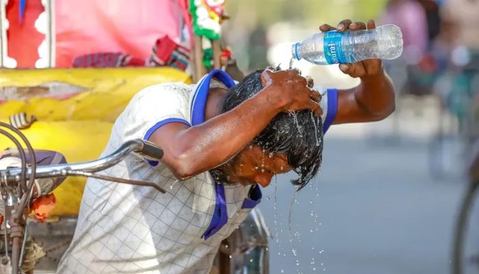 তাপমাত্রা উঠতে পারে ৪৩ ডিগ্রি সেলসিয়াসে